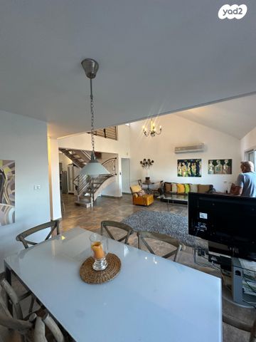 דו משפחתי, נוף הגולן, נוף הכנרת, צפת