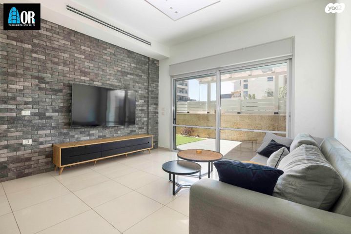 שושנה דמארי 