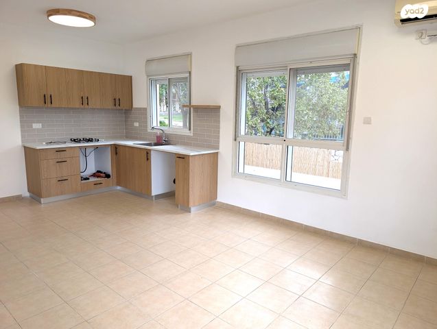 דירה, נחלת בנימינה, בנימינה גבעת עדה