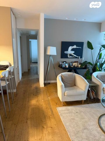 ניסים אלוני 