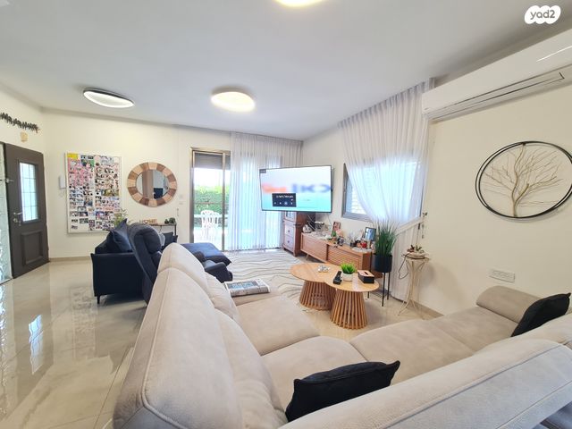 בית פרטי/ קוטג', נאות הדרים, גן יבנה