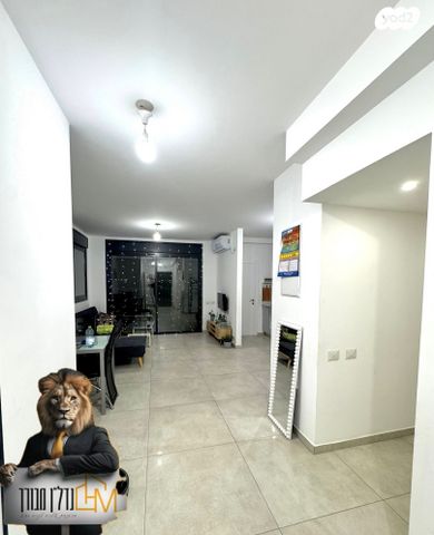 דירה, יצחק שמיר 9, נווה שרון / שער העיר, נתיבות