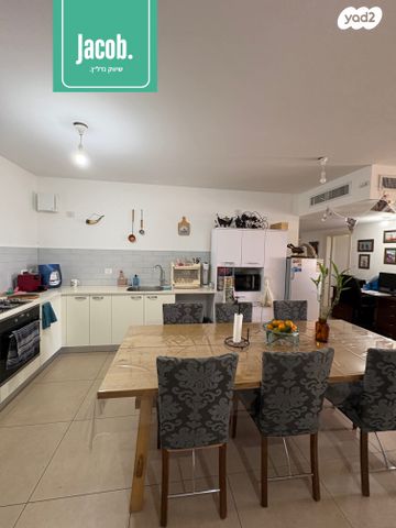 דירה, האגמית, החותרים, טירת כרמל