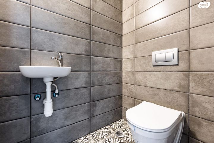 דירה, אריק איינשטיין, דרום חדש, פארק הים, בת ים