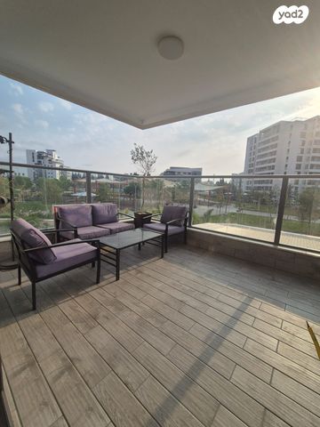 דירה, יחידת 101, אריק שרון, נהריה