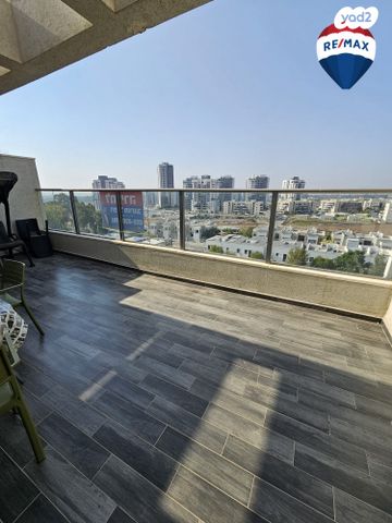 גג/ פנטהאוז, מבצע שלמה 3, המחנה הצבאי, קרית מלאכי