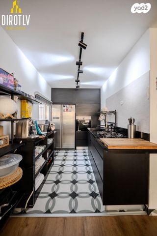 דירה, מעפילי אגוז 56, תל אביב יפו