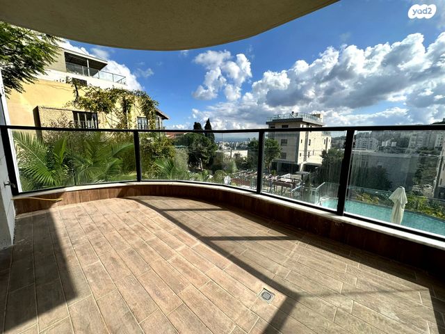 דירה, בנימין ד'ישראלי 45, אחוזה, חיפה