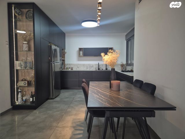 דירה, יחידת 101, אריק שרון, נהריה