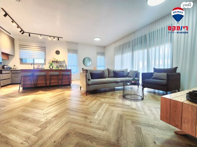 גג/ פנטהאוז, הגיבורים, רח' הנשיא צפון, חדרה