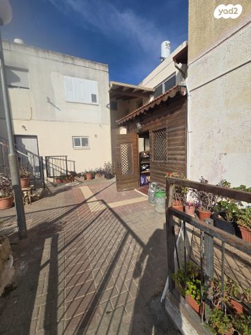 דירה, יצחק רבין, צפת