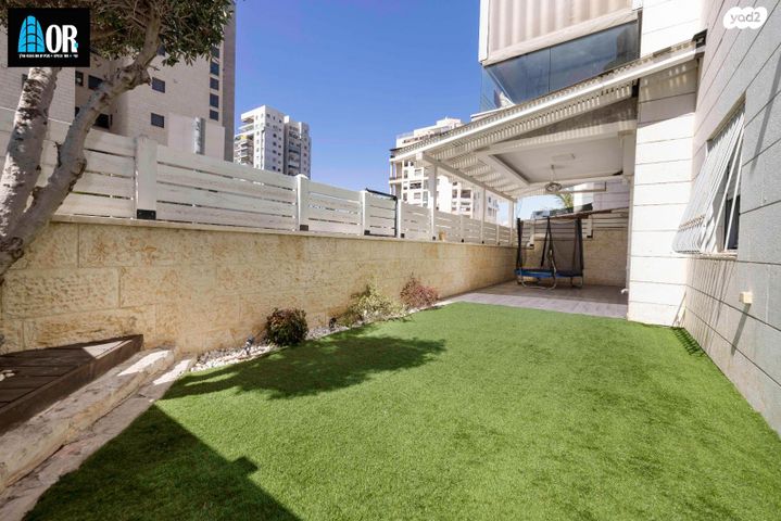 שושנה דמארי 