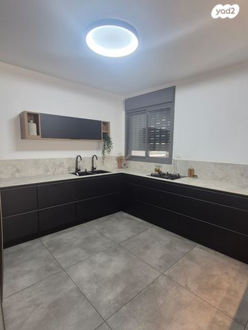 דירה, יחידת 101, אריק שרון, נהריה