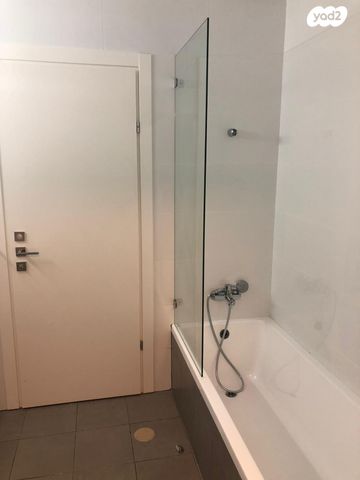 דירה, דווייט דייוויד איזנהאואר 3, אגמים, נתניה