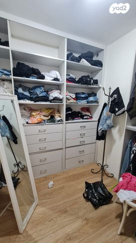 דירה, ישראל גלילי, קרית הלאום, ראשון לציון