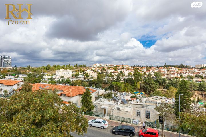 דירה, יהושע בן נון, המכבים, גבעת זאב