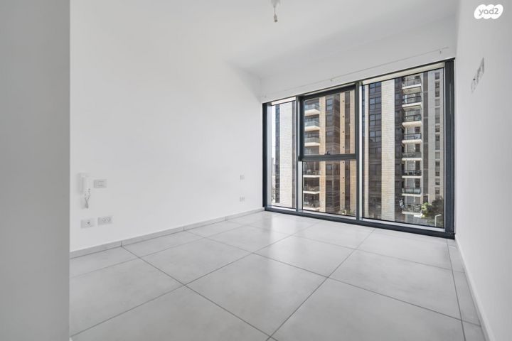 דירה, אריק איינשטיין, דרום חדש, פארק הים, בת ים