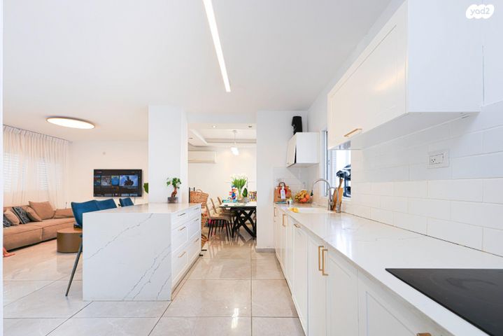 דופלקס, אירוס הארגמן, גבעת האירוסים, נתניה