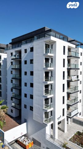 גג/ פנטהאוז, כנסת ישראל, שעריה, פתח תקווה