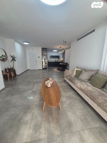 דירה, יחידת 101, אריק שרון, נהריה