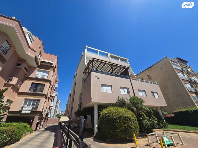 דופלקס, ד"ר אמיל זומרשטיין 14, צפון מערב מרכז העיר, נתניה