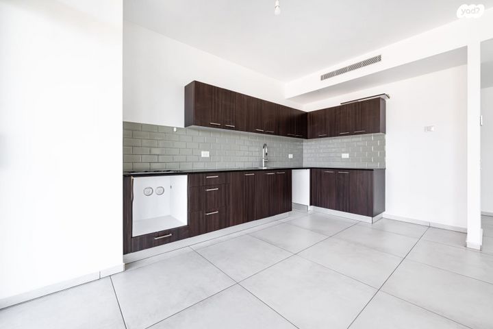 דירה, אריק איינשטיין, דרום חדש, פארק הים, בת ים