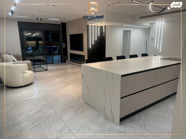 דירת גן, שיר השירים, גן יבנה מערב, גן יבנה