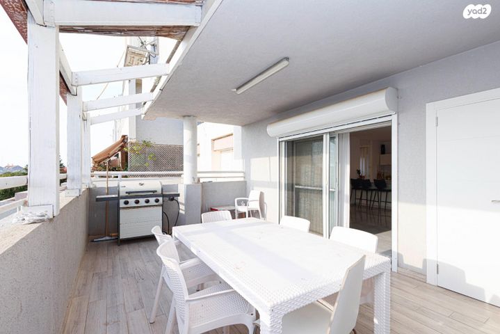 דופלקס, אירוס הארגמן, גבעת האירוסים, נתניה