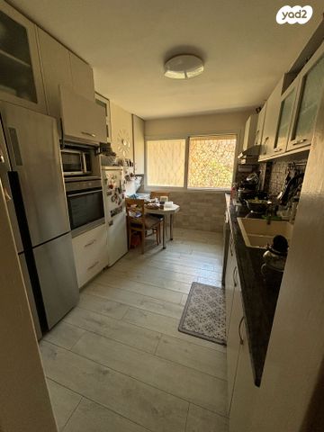 דירה, ישעיהו 10, כרמל צרפתי, חיפה