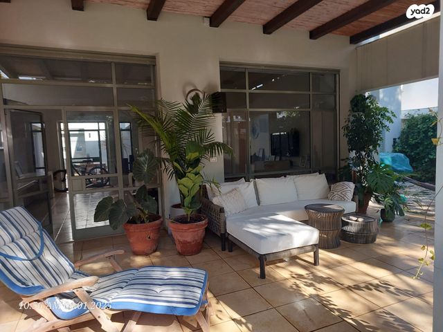 דו משפחתי, שדה ורבורג