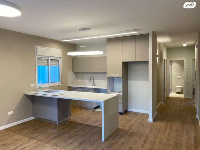 דופלקס, הבריגדה היהודית, גלי הים, נתניה