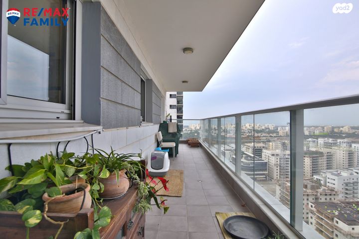 גג/ פנטהאוז, אהוד מנור, נאות אפק, אפקה, קרית ביאליק