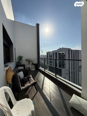 דירה, ישראל זנגוויל, צפון מזרח מרכז העיר, נתניה