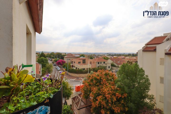 דופלקס, הסלע, יובלים, שוהם