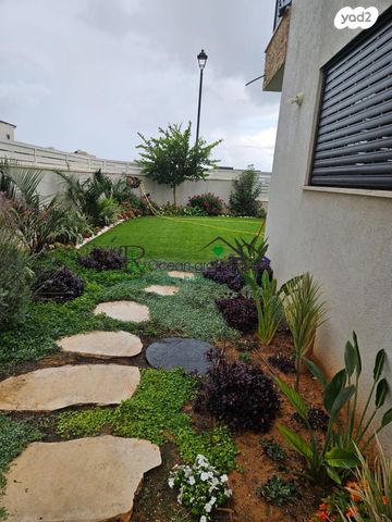 דו משפחתי, מיכה 8, גבעת הפרחים, בנימינה גבעת עדה