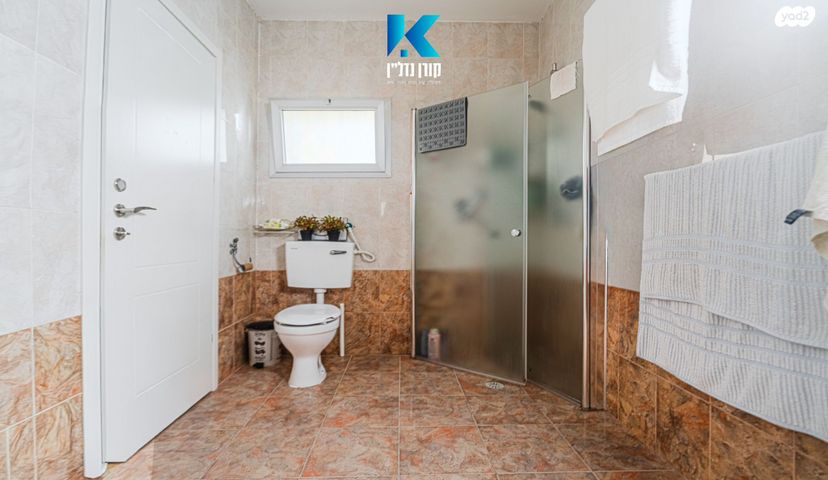 דו משפחתי, הצנחנים 9, אפרידר, אשקלון