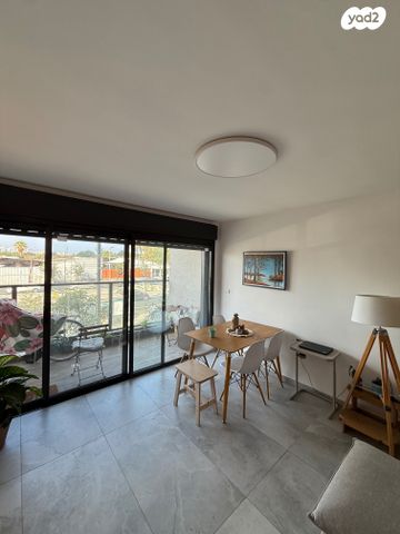 דירה, משגב עם 16, קרית שלום, תל אביב יפו