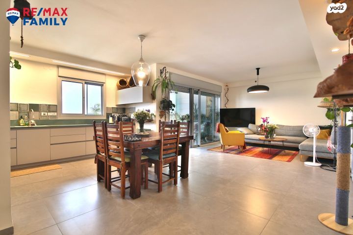 גג/ פנטהאוז, אהוד מנור, נאות אפק, אפקה, קרית ביאליק