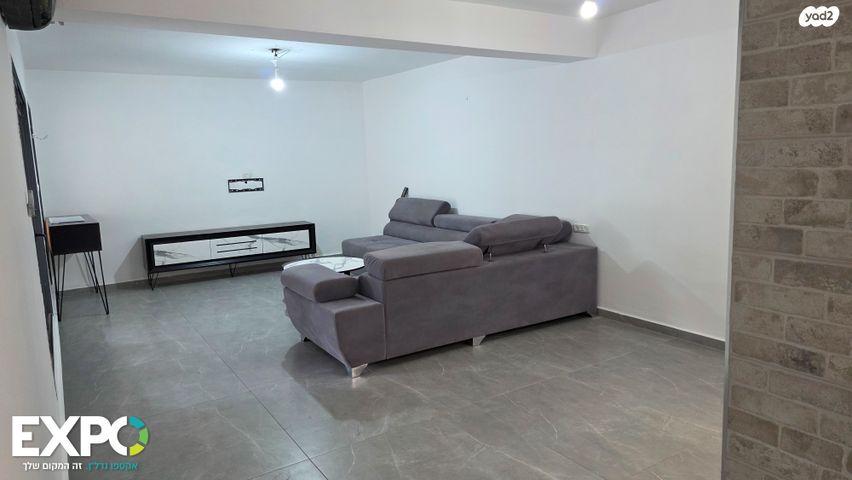 דירת גן, יהודה, רובע א', אריאל