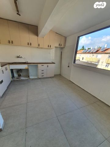 דירה, גיורא יוספטל, נתניה