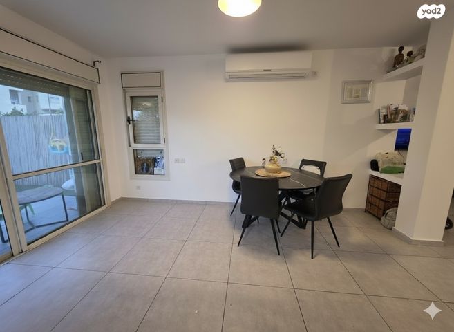 דירת גן, הלוח העברי, הכרמים, מודיעין מכבים רעות