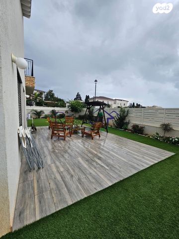 דו משפחתי, מיכה 8, גבעת הפרחים, בנימינה גבעת עדה