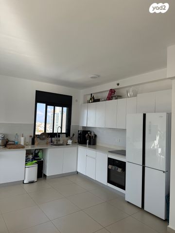 דירה, ישראל זנגוויל, צפון מזרח מרכז העיר, נתניה