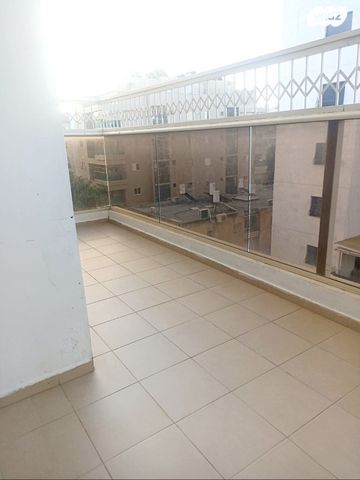 דירה, מרים מזרחי, שעריים, רחובות