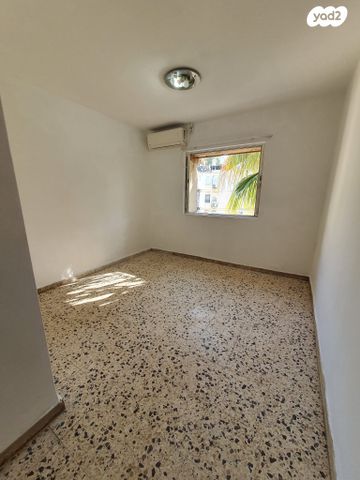 דירה, גיורא יוספטל, נתניה