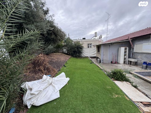 דו משפחתי, אהבת ציון, שיכון ג, טבריה