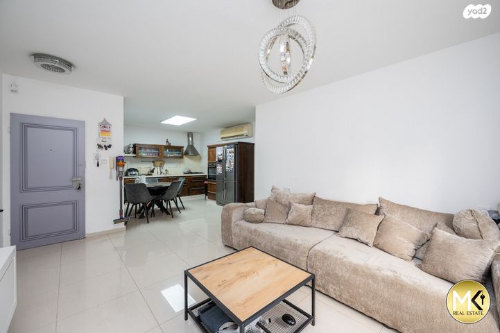 דירה, נווה פרדסים, פרדס חנה כרכור