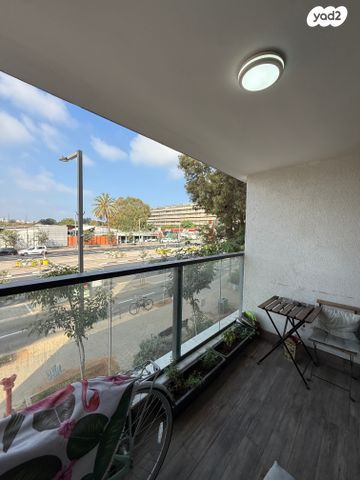 דירה, משגב עם 16, קרית שלום, תל אביב יפו