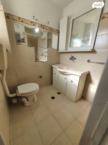 דירה, גיורא יוספטל, נתניה