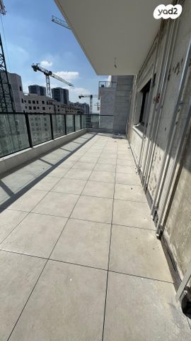 גג/ פנטהאוז, נאות אפק, אפקה, קרית ביאליק